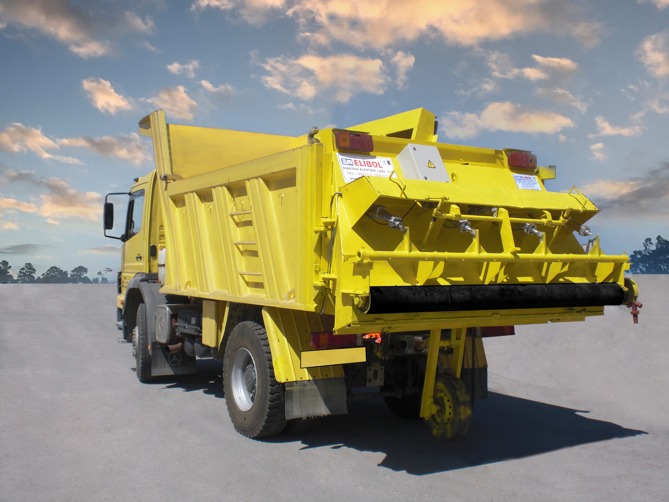 Gravel Spreader | Precise Aggregate Spreading for Road Construction