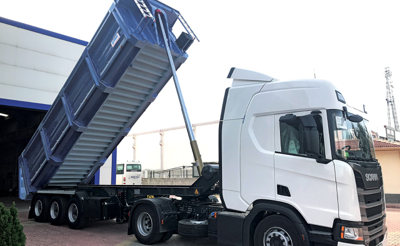 Accordion Semi-Trailer