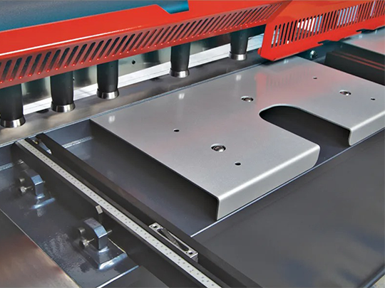 Guillotine Shear Blade Regrinding – Professional Sharpening Service