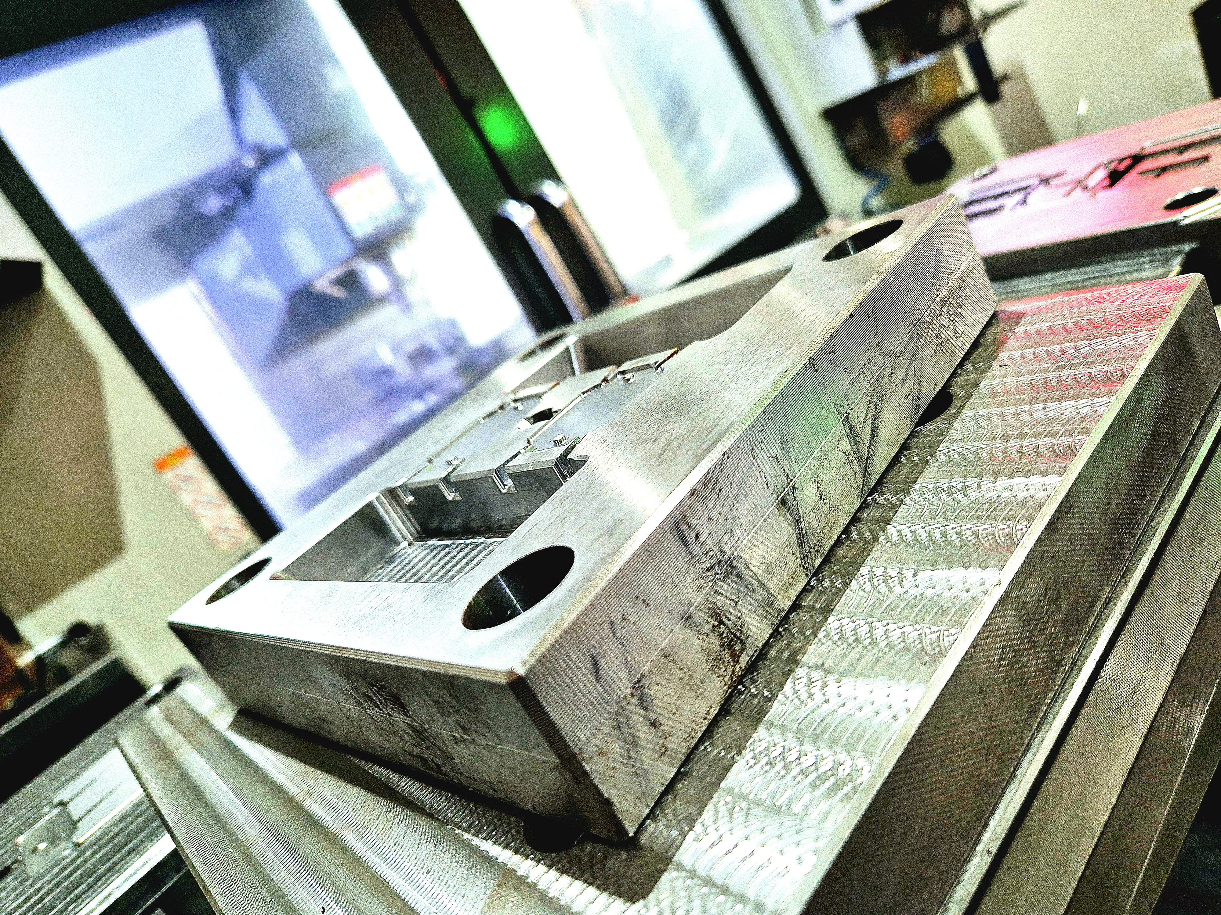 Plastic Injection Molds – High-Precision CNC Mold Manufacturing
