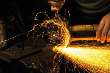 Guillotine Shear Blade Regrinding – Professional Sharpening Service